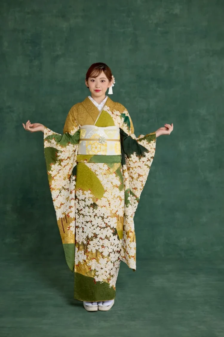 振袖レンタル　東京　表参道　青柳　おしゃれ　個性派　かわいい　かっこいい　くすみ　イマドキ　被りたくない