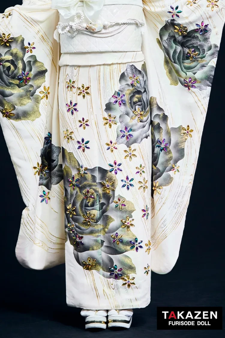 TAKAZENのレンタル振袖 プレミアムヘップバーン　白/オーロラ　ビジュー付き　高級　エレガント　洋風　ゴージャス　白宮みずほ【通販可】31009