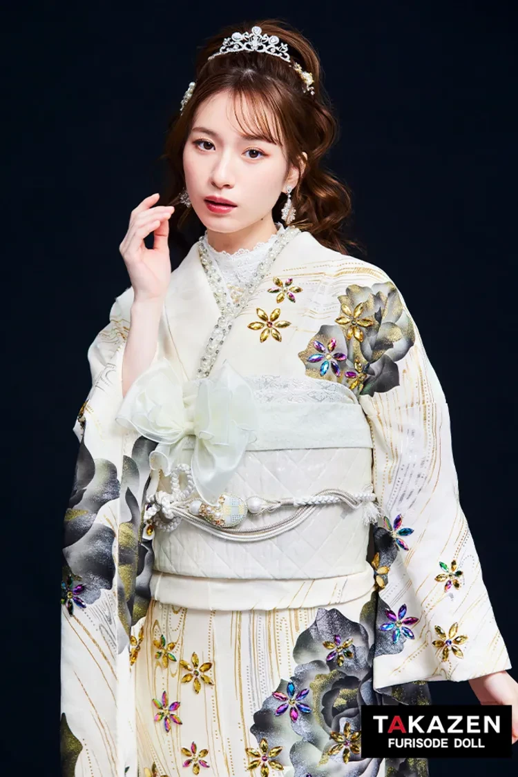 TAKAZENのレンタル振袖 プレミアムヘップバーン　白/オーロラ　ビジュー付き　高級　エレガント　洋風　ゴージャス　白宮みずほ【通販可】31009