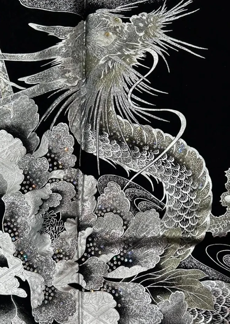 成人式振袖レンタル　シルバー龍　キラキラ