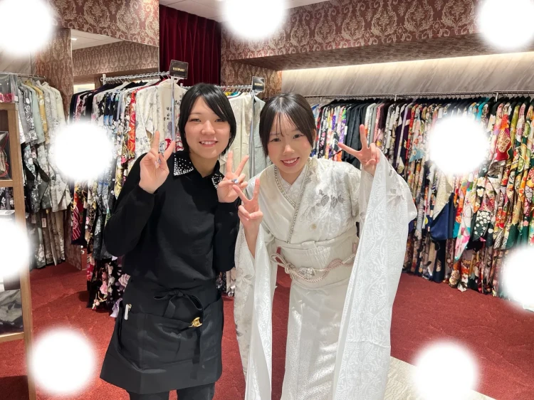 振袖レンタル　東京　表参道　かわいい　おしゃれ　個性派　白　かっこいい　くすみ　イマドキ　被りたくない