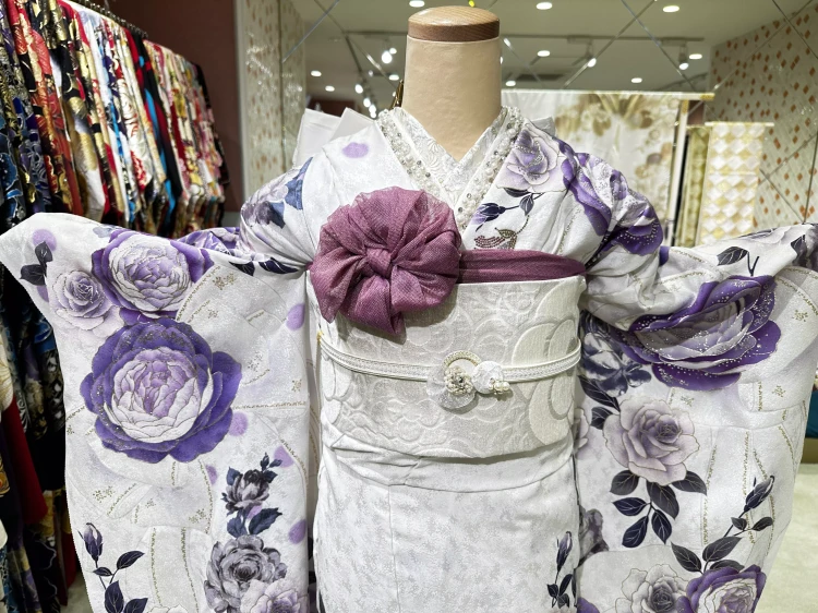 TAKAZEN姫路店　ヘップバーン　薔薇　ローズ　振袖　成人式　おしゃれ　きらきら