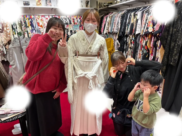 卒業式　くすみカラー　白　袴レンタル