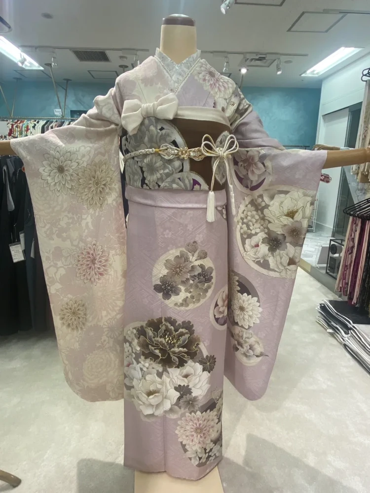 振袖レンタル　成人式　なんば　心斎橋　天王寺　大阪　人気安くて可愛いキラキラTAKAZEN心斎橋店くすみカラピンク色ラベンダー