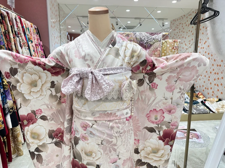 姫路市　成人式　振袖　振袖レンタル　ミントグリーン　白色　菊柄