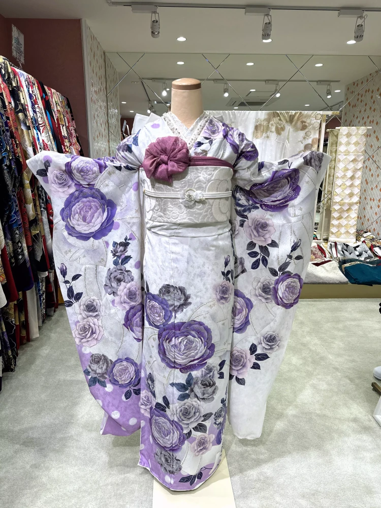 TAKAZEN姫路店　ヘップバーン　薔薇　ローズ　振袖　成人式　おしゃれ　きらきら