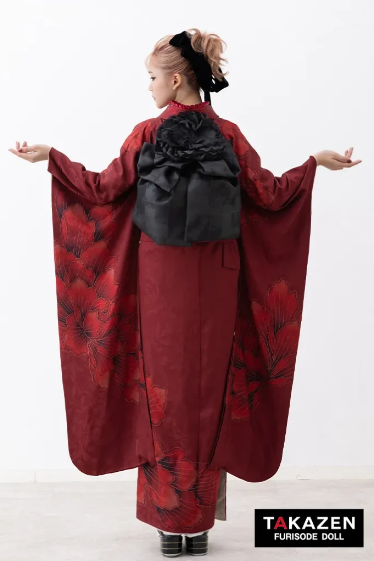 TAKAZENのレンタル振袖 ヴィンテージスタイル　赤　大柄　シンプル　かっこいい　大人っぽい　クール　ラインストーン付き【通販可】K1311
