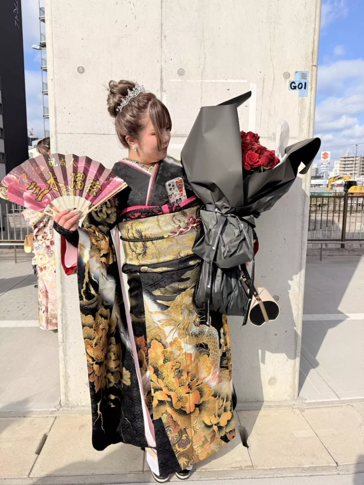 TAKAZEN姫路店　ギャル　派手　被らない　振袖　はたちの集い　金色　薔薇