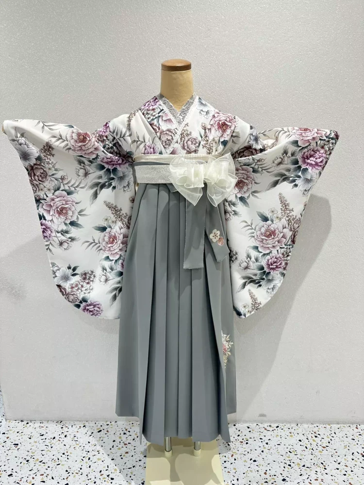 TAKAZEN姫路店　姫路市　成人式　卒業式　袴　振袖　イマドキ振袖　キラキラ　モード　青黒　ギャル