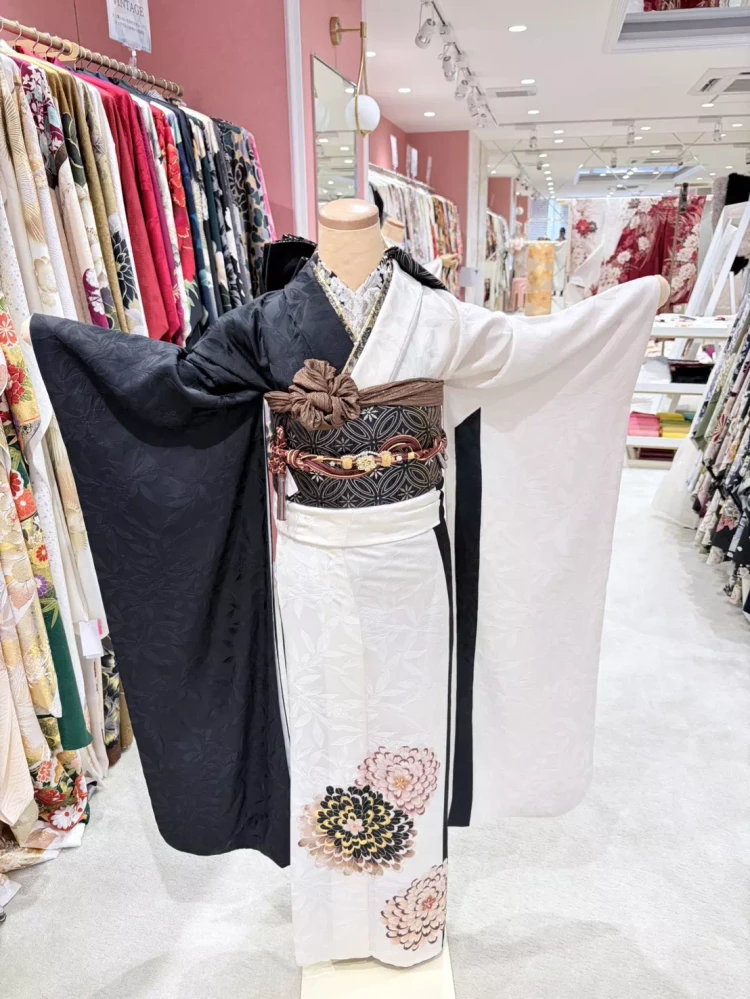 TAKAZEN姫路店　姫路市　成人式　お振袖　ヴィンテージ　シンプル　モノトーン　おしゃれ