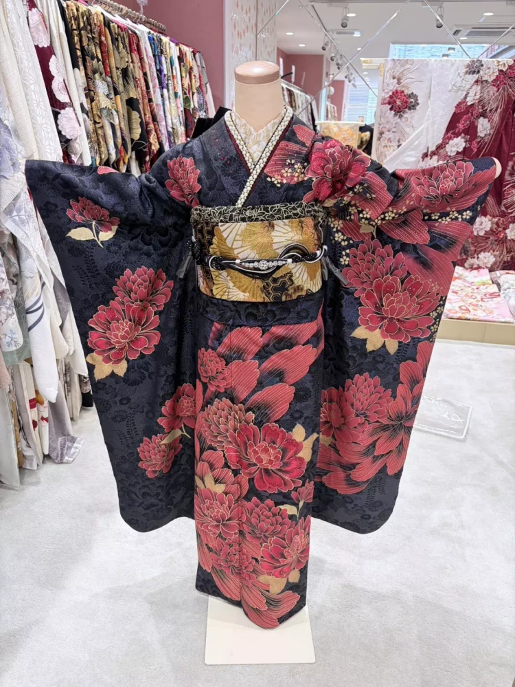 TAKAZEN姫路店　姫路市　振袖　成人式　カッコイイ　モード系　キラキラ　派手　赤　ゴールド