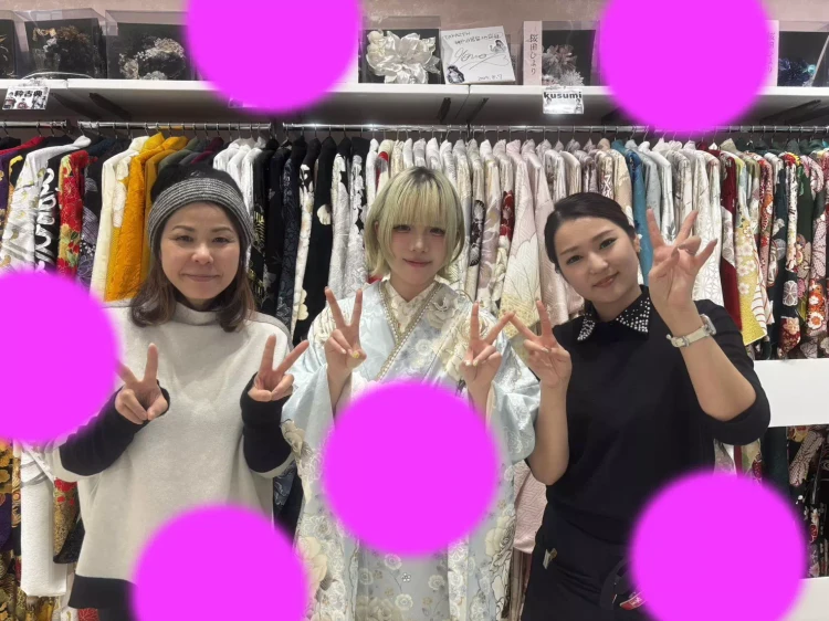 【TAKAZEN神戸旧居留地店】♡18日  神戸市・明石市・三木市　タカゼンオリジナルコスメカラーのお振袖お嬢様♡小物イマドキにコーディネートしましょう♪
