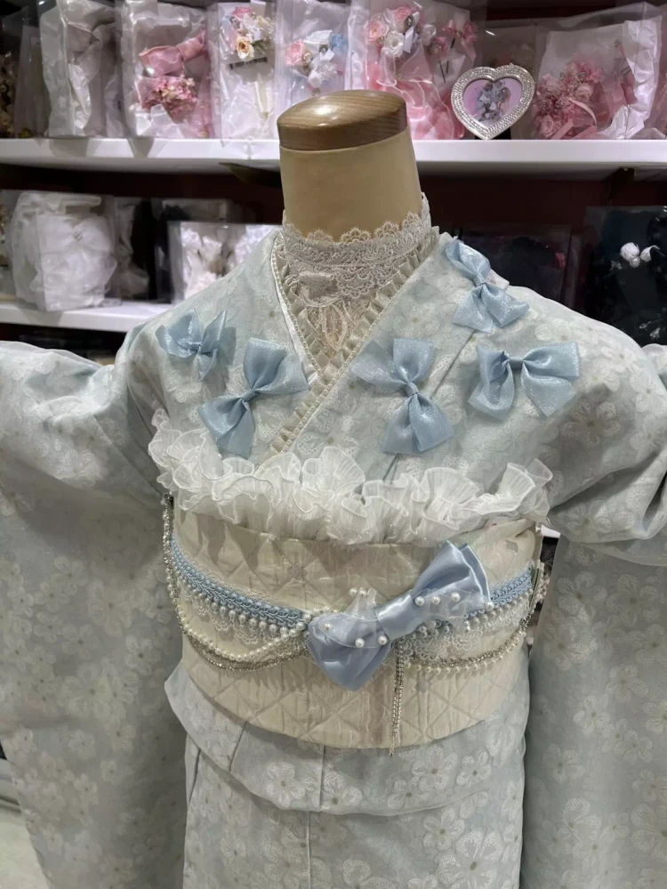 TAKAZEN0姫路店　ヘップバーン　薔薇　ローズ　振袖　成人式　おしゃれ　被らない振袖　　水色振袖　花柄振袖　レース振袖　可愛い振袖