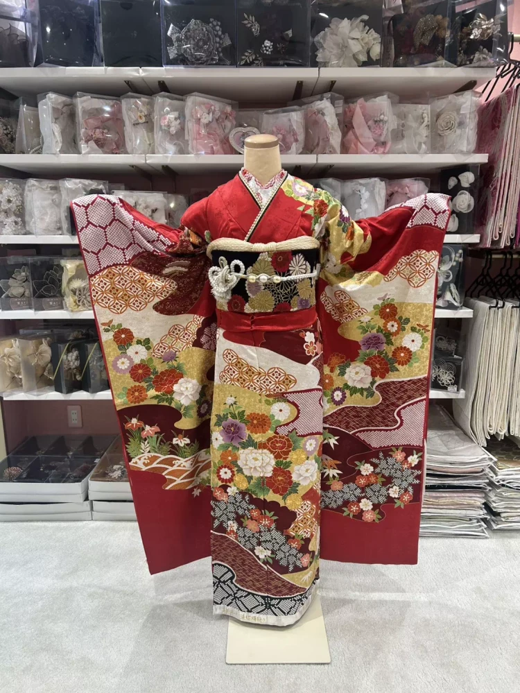 TAKAZEN姫路店　姫路市　成人式　卒業式　袴　振袖　イマドキ振袖　古典振袖　赤振袖　赤黒　最高級染繍桶絞り友禅