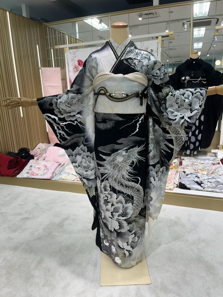 振袖レンタル　成人式　なんば　心斎橋　天王寺　大阪　人気ジャパンモードシルバーブラックタカゼンオリジナルTAKAZEN心斎橋店ジャパンモード