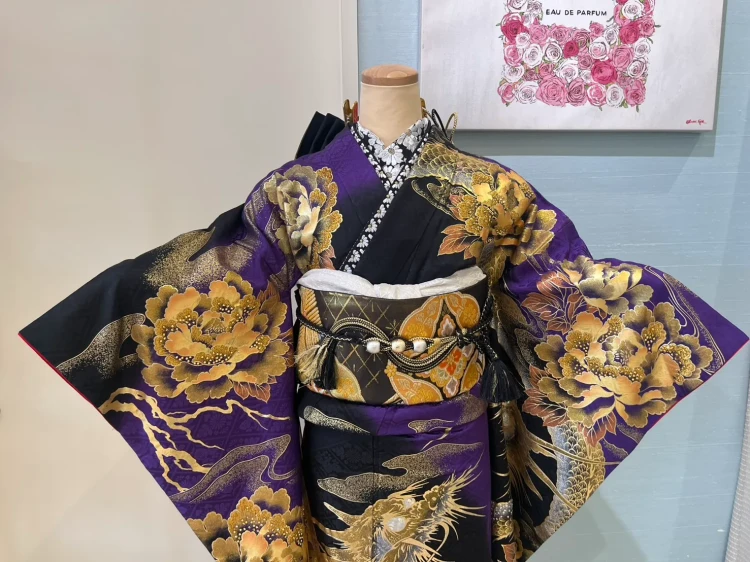 龍　振袖　キラキラ