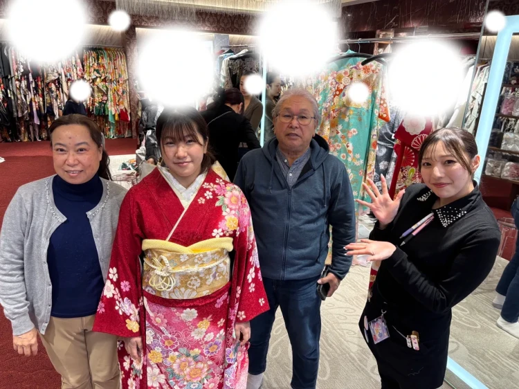 東京　表参道　成人式　振袖　振袖レンタル　大人っぽい振袖　古典柄　赤　かわいい