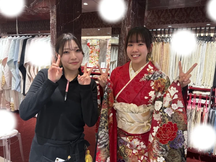 振袖レンタル　東京　表参道　かわいい　おしゃれ　個性派　かわいい　かっこいい　赤　古典　イマドキ　被りたくない