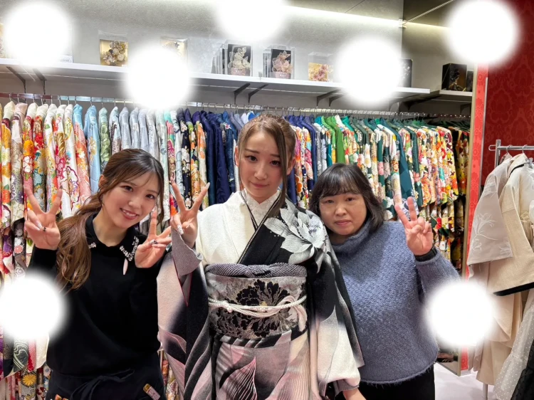 成人式　前撮り　梅田　モード　黒シルバー　キラキラ振袖