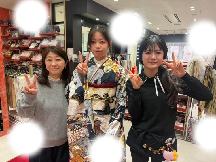 成人式　前撮り　梅田　振袖レンタル　袴レンタル　家族写真　前撮り撮影会　大阪　人気　古典　黒　