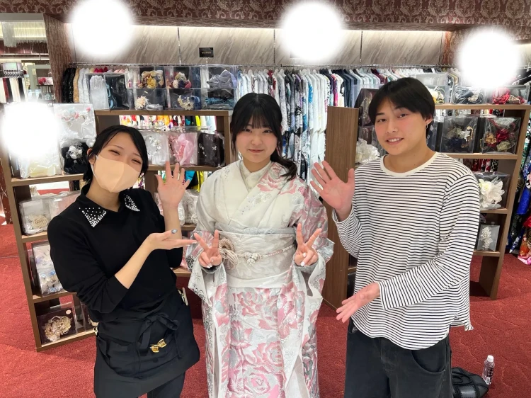 振袖レンタル 東京 表参道 かわいい おしゃれ 個性派 かわいい かっこいい くすみ イマドキ ミントグリーン 被りたくない