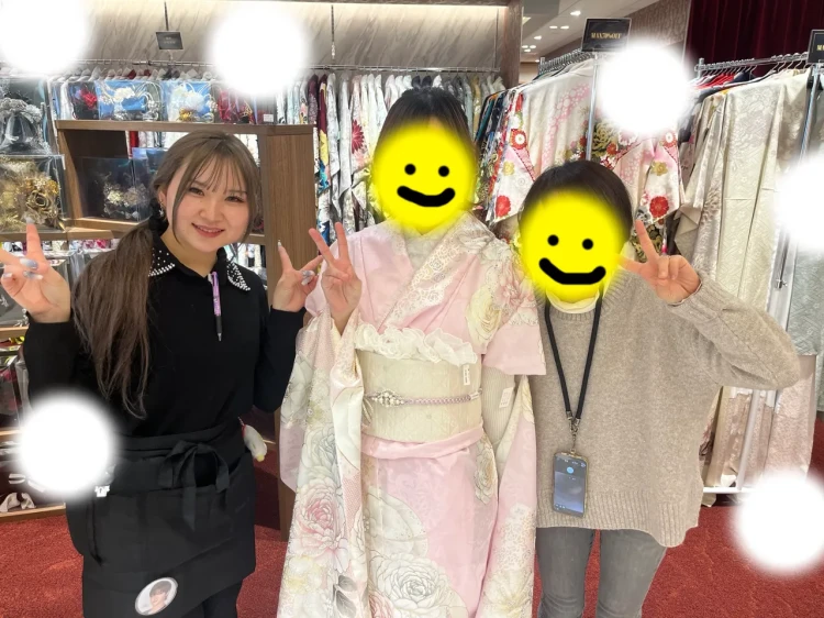 振袖レンタル　東京　表参道　コスメカラー　かわいい　おしゃれ　個性派　かわいい　ピンク　イマドキ　被りたくない