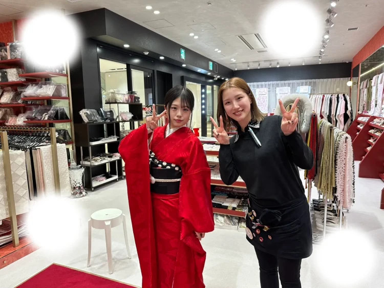 大阪梅田で赤色のかわいいレトロお振袖