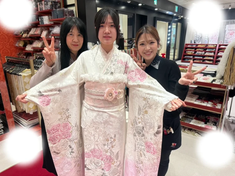 【大阪・梅田で成人式振袖をお探しの方へ】♡21日　大阪梅田でTAKAZENオリジナルローズキラキラお振袖姫ちゃん♡ TAKAZEN大阪梅田本店♡