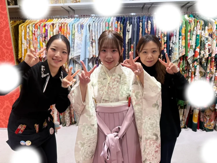 【大阪・梅田で成人式振袖をお探しの方へ】♡23日　大阪梅田でくすみカラーのかわいい袴姫ちゃん♡ TAKAZEN大阪梅田本店♡