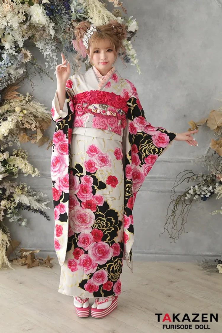ピンクや黒の薔薇にレースでキラキラの特別カワイイタカゼンオリジナルのお振袖ならタカゼン心斎橋店