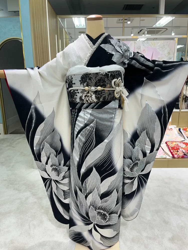 振袖レンタル　成人式　なんば　心斎橋　天王寺　大阪　人気安カワ黒白