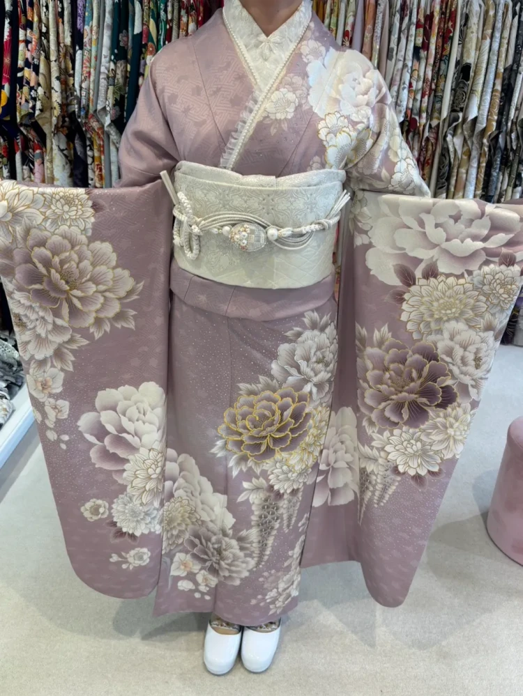 假屋崎省吾デザインのくすみ古典柄成人式レンタルお振袖