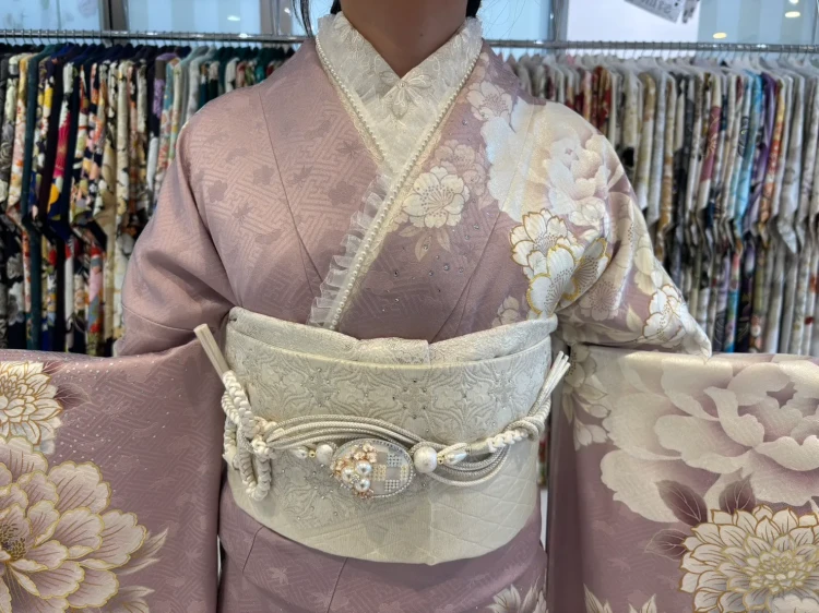 假屋崎省吾デザインのくすみ古典柄成人式レンタルお振袖