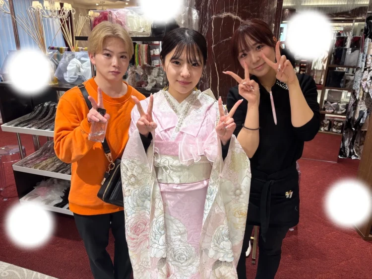 振袖レンタル　東京　表参道　かわいい　おしゃれ　個性派　かわいい　かっこいい　くすみ　イマドキ　ミントグリーン　被りたくない