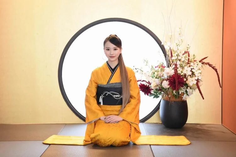 成人式　振袖レンタル　大阪　堺　ヴィンテージスタイル　からし　無地　シンプル　ブーツスタイル