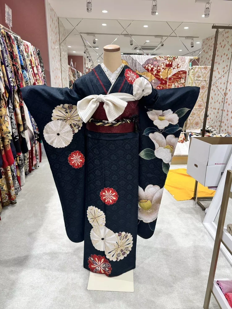 TAKAZEN姫路店　ヴィンテージ　紺色振袖　シンプル振袖　カッコイイ