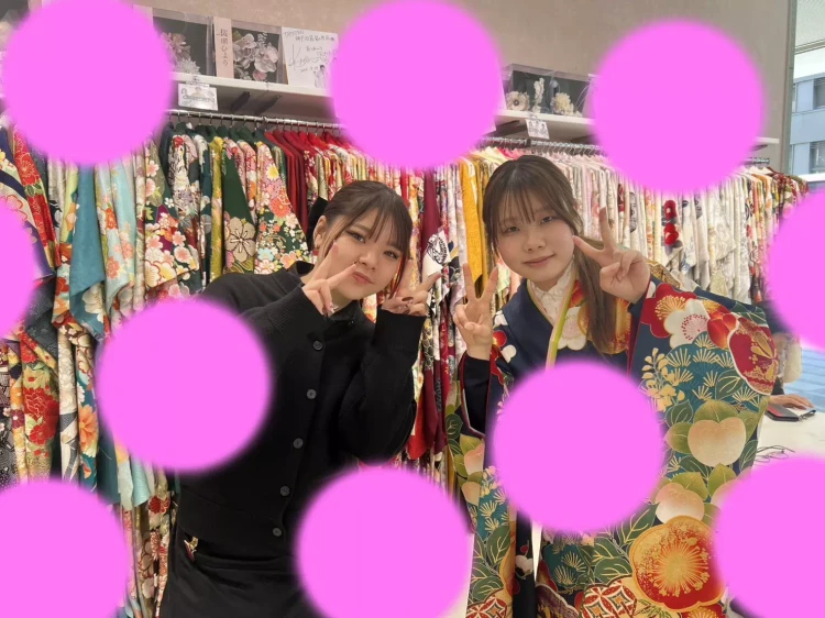 TAKAZEN神戸旧居留地店 成人式 振袖レンタル カワイイ イマドキ 紺色 寒色系振袖