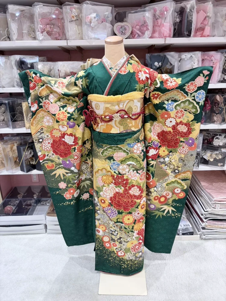 TAKAZEN姫路店　振袖　成人式　姫路市　プレミアム古典　緑色　金駒刺繍　豪華　華やか