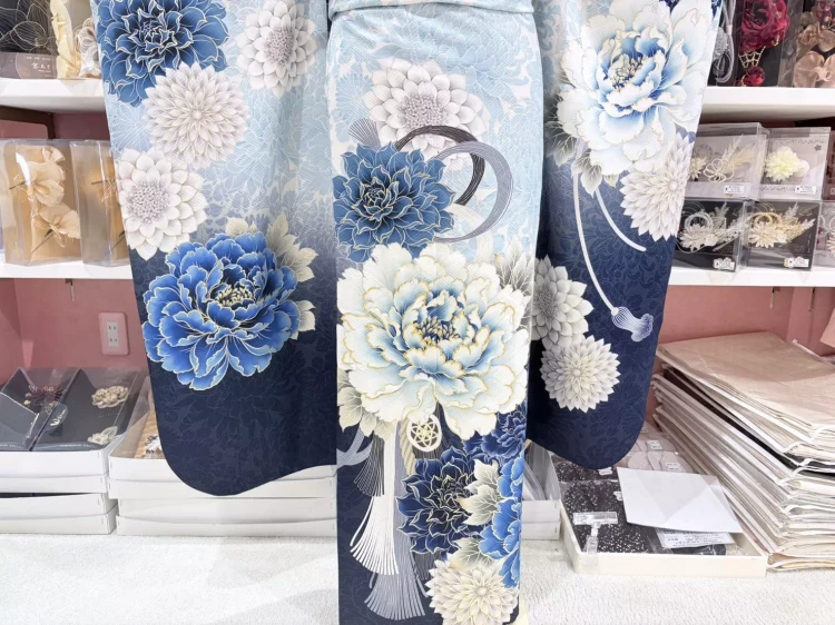 TAKAZEN姫路店　姫路市　成人式　振袖　青系　大人カワイイ　おしゃれ　着物メーカーブランド