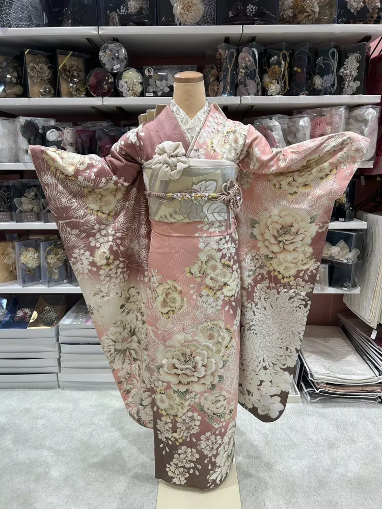 TAKAZEN姫路店　姫路市　成人式　卒業式　袴　振袖　イマドキ振袖　姫路市振袖　振袖レンタルTAKAZEN姫路店　TAKAZEN姫路店　タカゼン振袖　振袖レンタルタカゼン　ピンク振袖タカゼン　　吉木千沙都ブランド着物