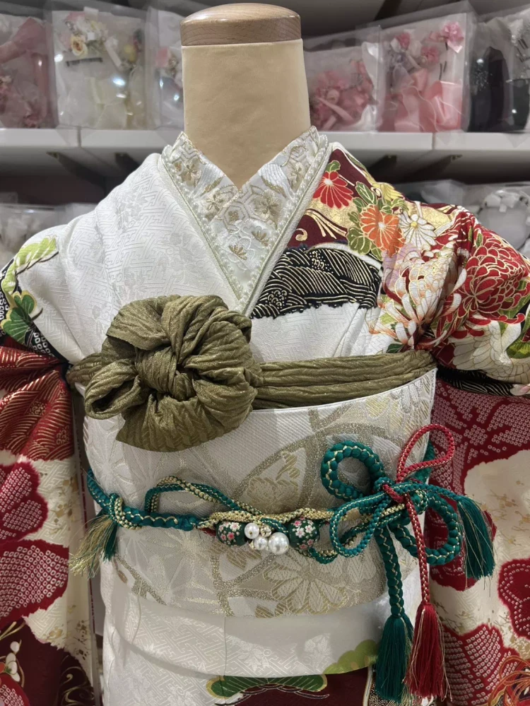 TAKAZEN姫路店　姫路市　成人式　卒業式　袴　振袖　帯締めカワイイ　帯揚カワイイ　　ひり袖　小物カワイイ