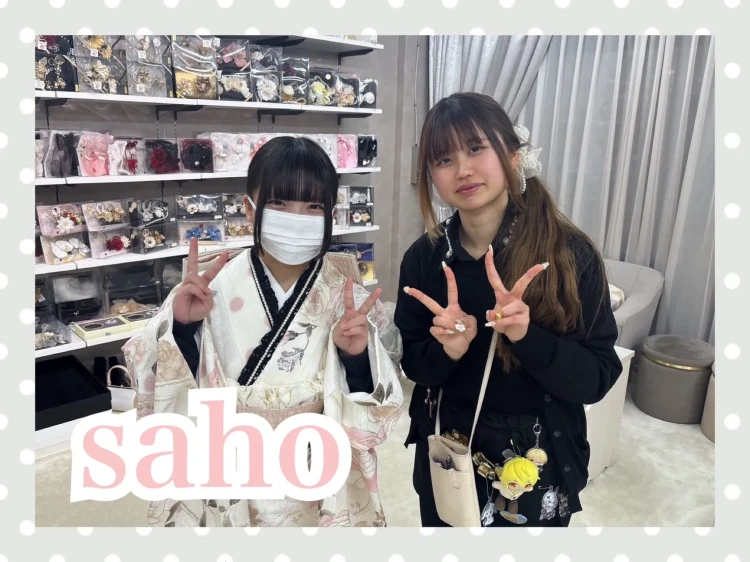 TAKAZEN奈良　振袖　レンタル　成人式　ヘップバーンシャネルカラー　白/ピンク/淡い色　バラ/リボン柄　かわいい　スワロフスキー付き　レースインナー/ヒールコーデ　南琴奈