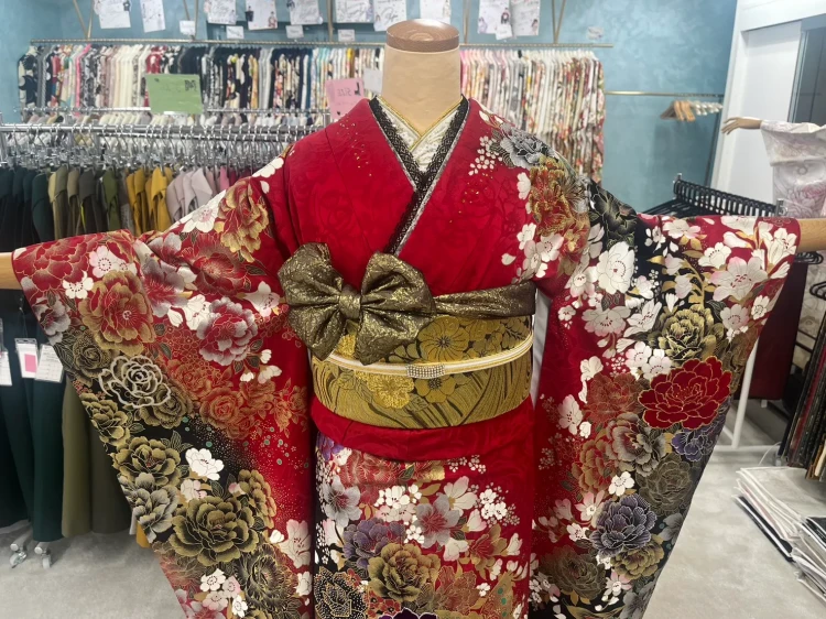 振袖レンタル　成人式　なんば　心斎橋　天王寺　大阪　人気安カワモード　赤黒