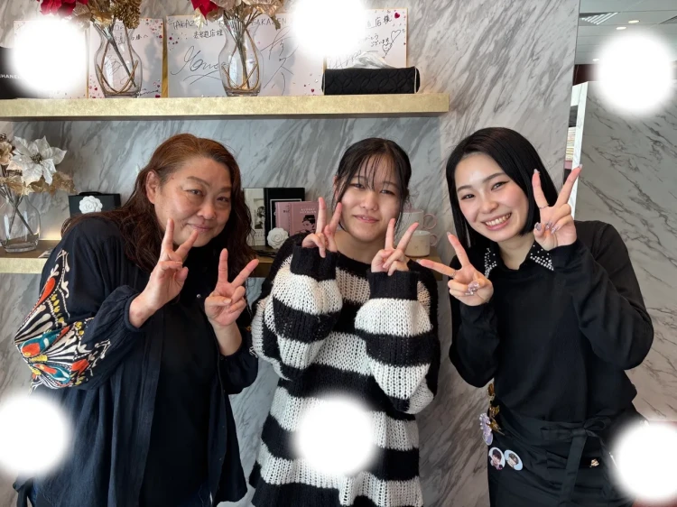 TAKAZEN東京表参道店Flagshipでフォトプランをご契約されたお客様の様子