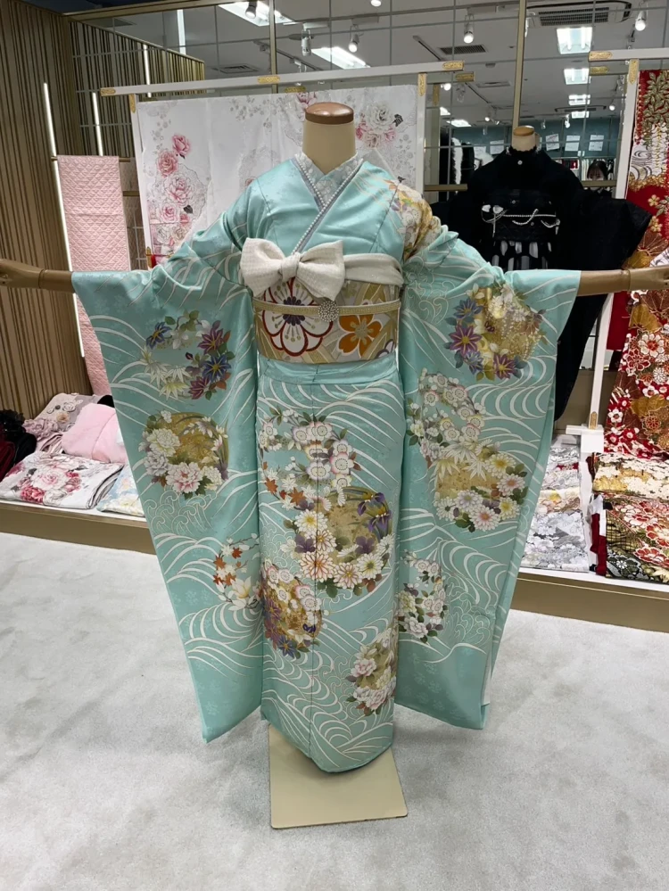 プレミアム古典　吉澤織物/最高級金彩手描友禅　水色　さわやか　綺麗　透明感のある振袖　高級古典　佐藤不二子