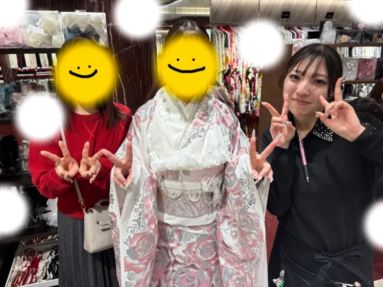 振袖レンタル　東京　表参道　かわいい　おしゃれ　個性派　かわいい　白ピンク　イマドキ　被りたくない