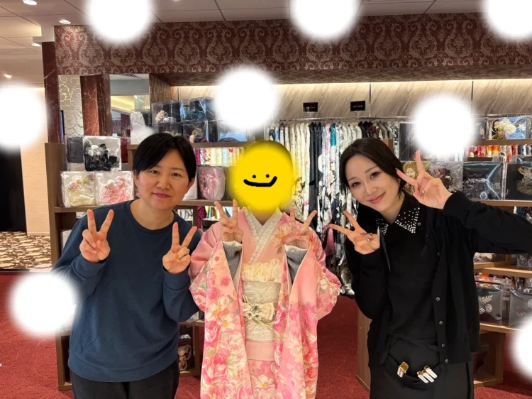 振袖レンタル　東京　表参道　かわいい　おしゃれ　個性派　かわいい　ピンク　ガーリー　イマドキ　被りたくない