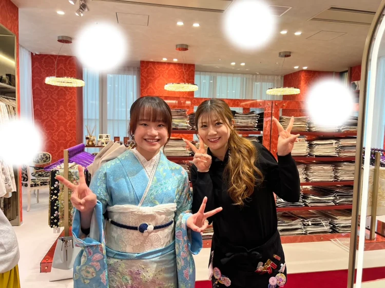 【TAKAZEN大阪梅田本店】♡18日　大阪梅田でママ振袖のかわいいお振袖姫ちゃん♡