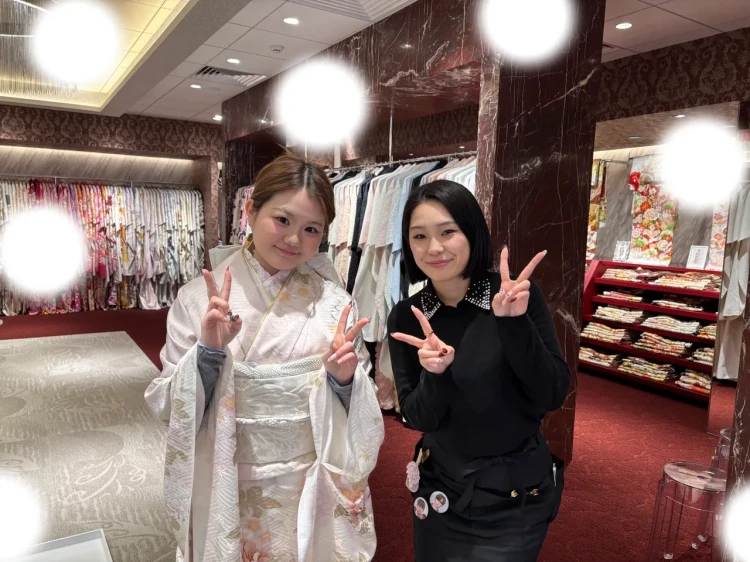 振袖レンタル　東京　表参道　かわいい　おしゃれ　個性派　かわいい　くすみ　ピンク　古典　被りたくない