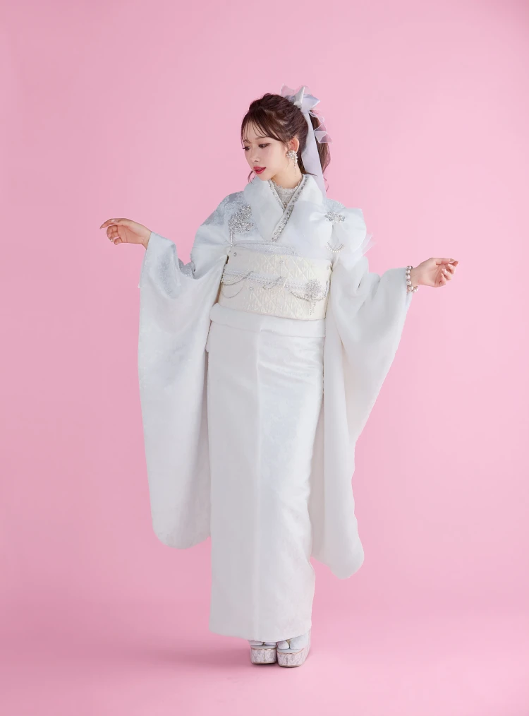 振袖レンタル　東京　表参道　かわいい　おしゃれ　個性派　かわいい　　イマドキ　被りたくない　ふわふわ　キラキラ